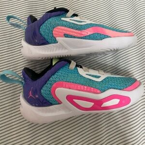 JORDAN TATUM 6T “WAVE RUNNER” Basketball Shoes